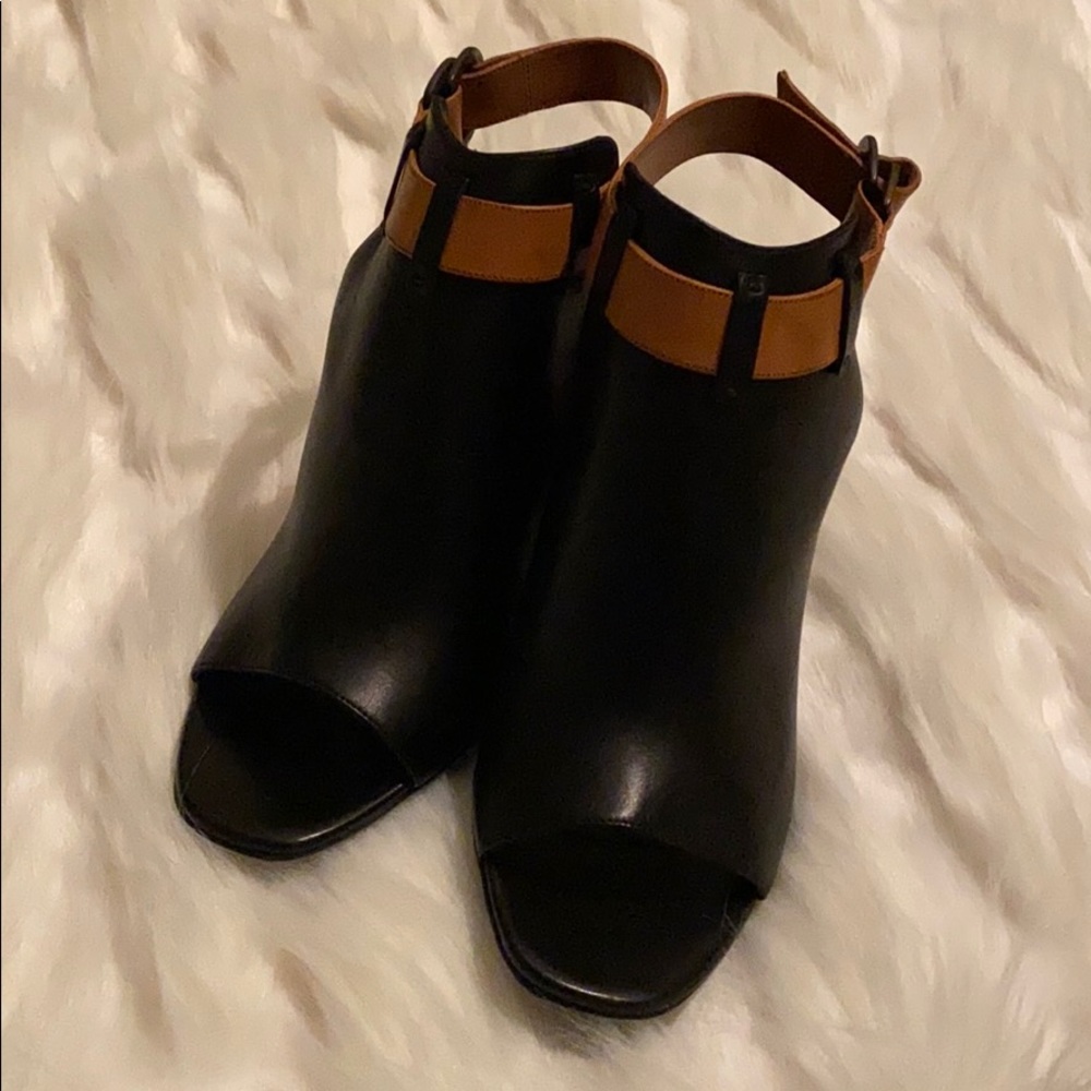 Delman “Aggie” peep-toe heel size 8.5. - Picture 4 of 7
